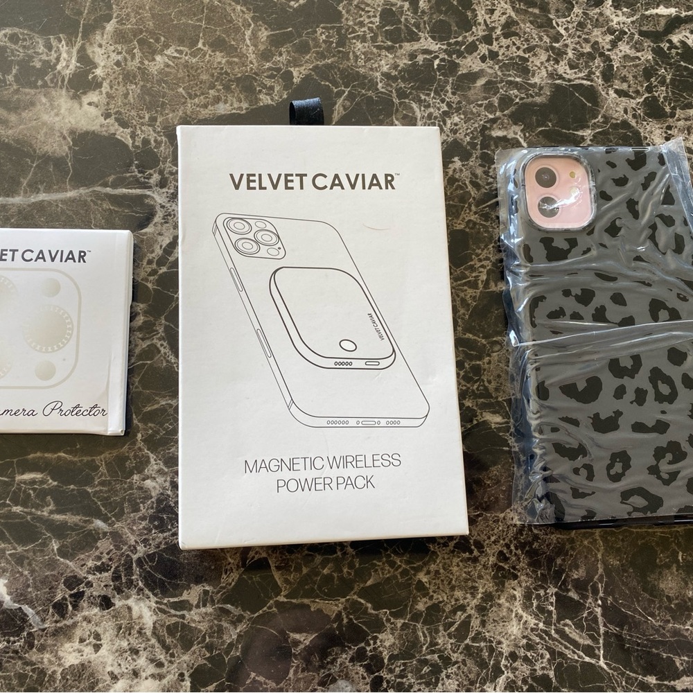 Velvet Caviar Black leopard set for iPhone 11